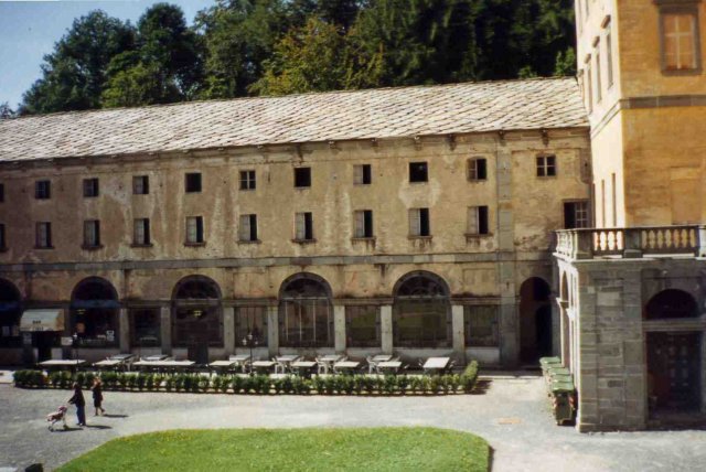 Oropa -la piazza